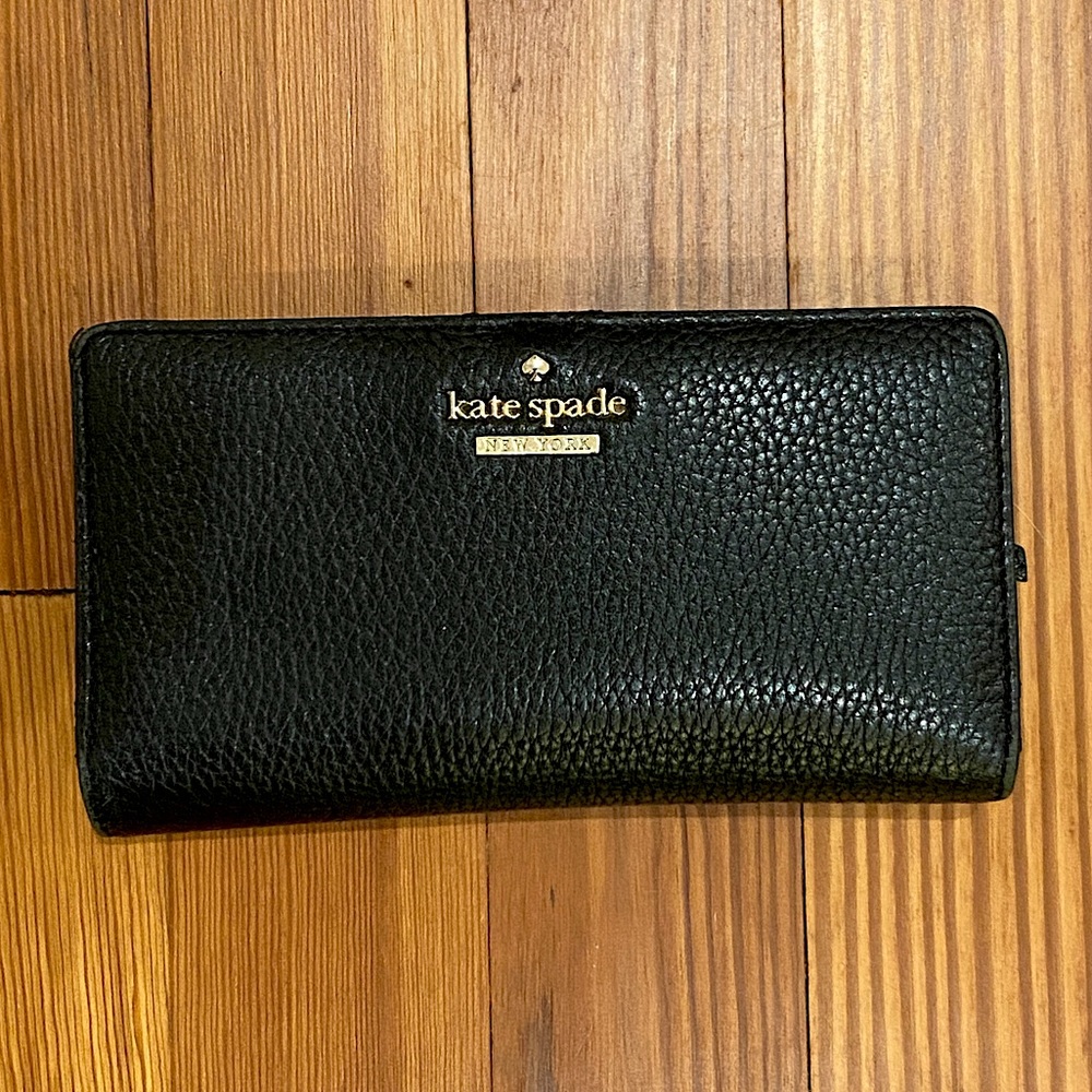 Kate Spade bifold wallet.